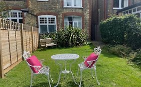 Beautiful One Bed Garden Flat In Muswell Hill